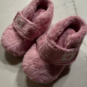 UGG Baby Infant Pink Fuzzy Slippers/ Bootie